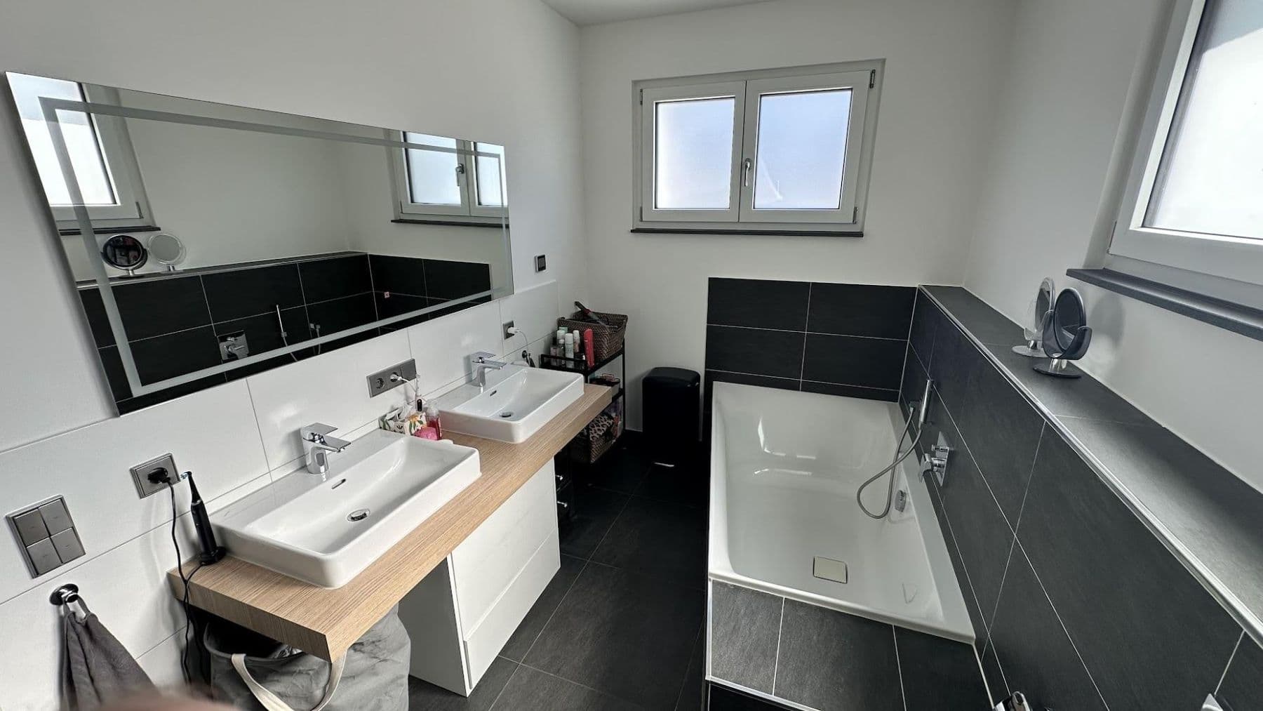 Predaj domu 180 m², pozemek 462 m², Nußloch, Bádensko-Wurttembersko Predaj domu 180 m², pozemek 462 m², Nußloch, Bádensko-Wurttembersko