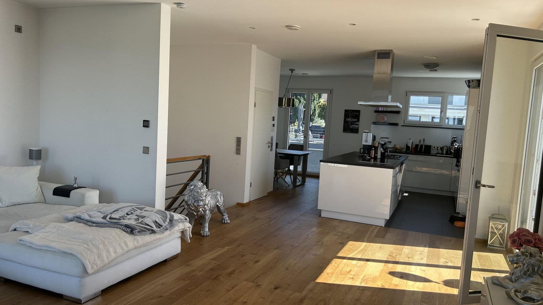 Predaj domu 180 m², pozemek 462 m², Nußloch, Bádensko-Wurttembersko Predaj domu 180 m², pozemek 462 m², Nußloch, Bádensko-Wurttembersko