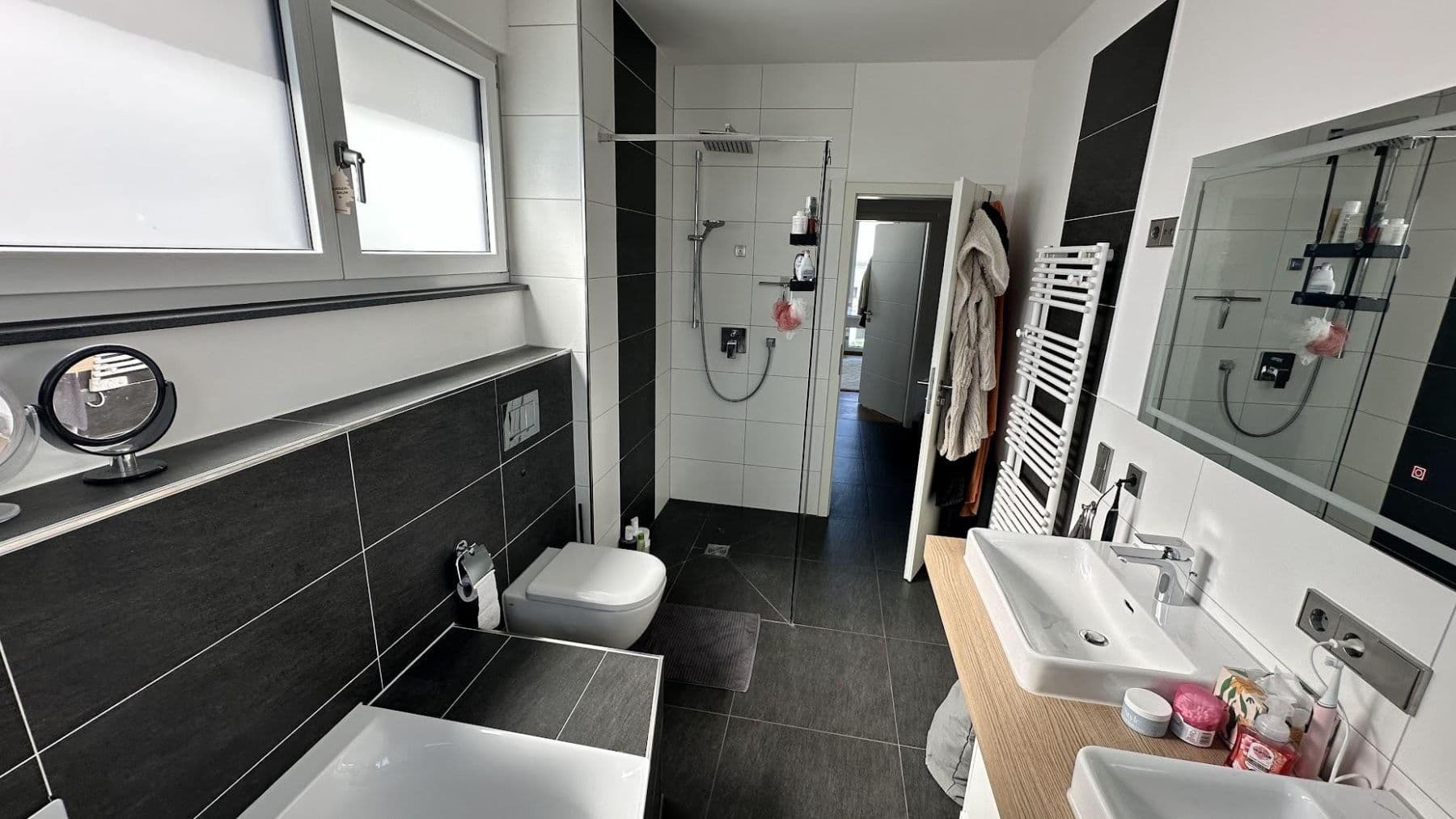 Predaj domu 180 m², pozemek 462 m², Nußloch, Bádensko-Wurttembersko Predaj domu 180 m², pozemek 462 m², Nußloch, Bádensko-Wurttembersko