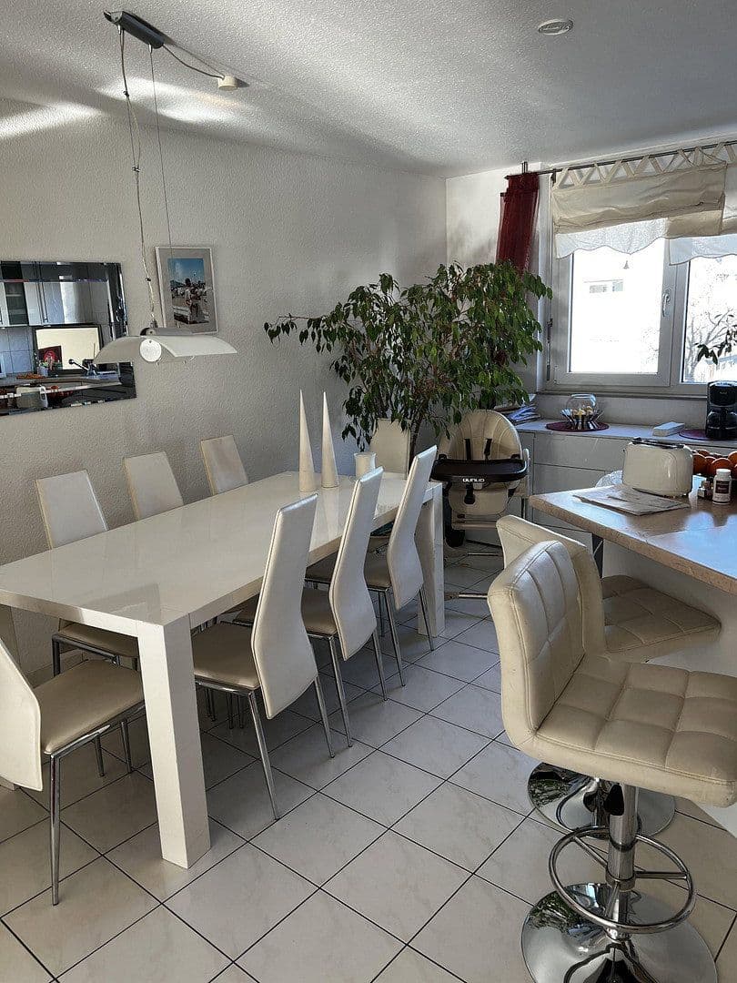 Predaj domu 127 m², pozemek 195 m², Stuttgart, Bádensko-Wurttembersko Predaj domu 127 m², pozemek 195 m², Stuttgart, Bádensko-Wurttembersko