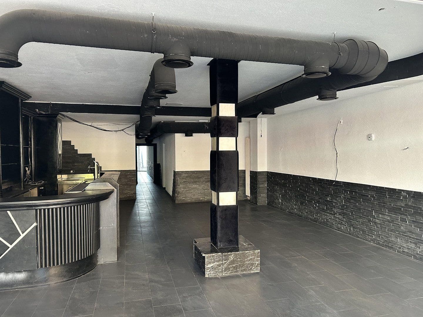 Prenájom nebytového priestoru 360 m², Völklingen, Sársko Prenájom nebytového priestoru 360 m², Völklingen, Sársko