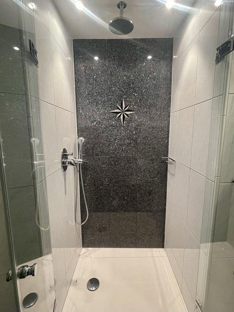 Predaj bytu 2-izbový 50 m², Eduard-Schloemann-Str. 35, Düsseldorf, Severné Porýnie - Westfálsko Predaj bytu 2-izbový 50 m², Eduard-Schloemann-Str. 35, Düsseldorf, Severné Porýnie - Westfálsko