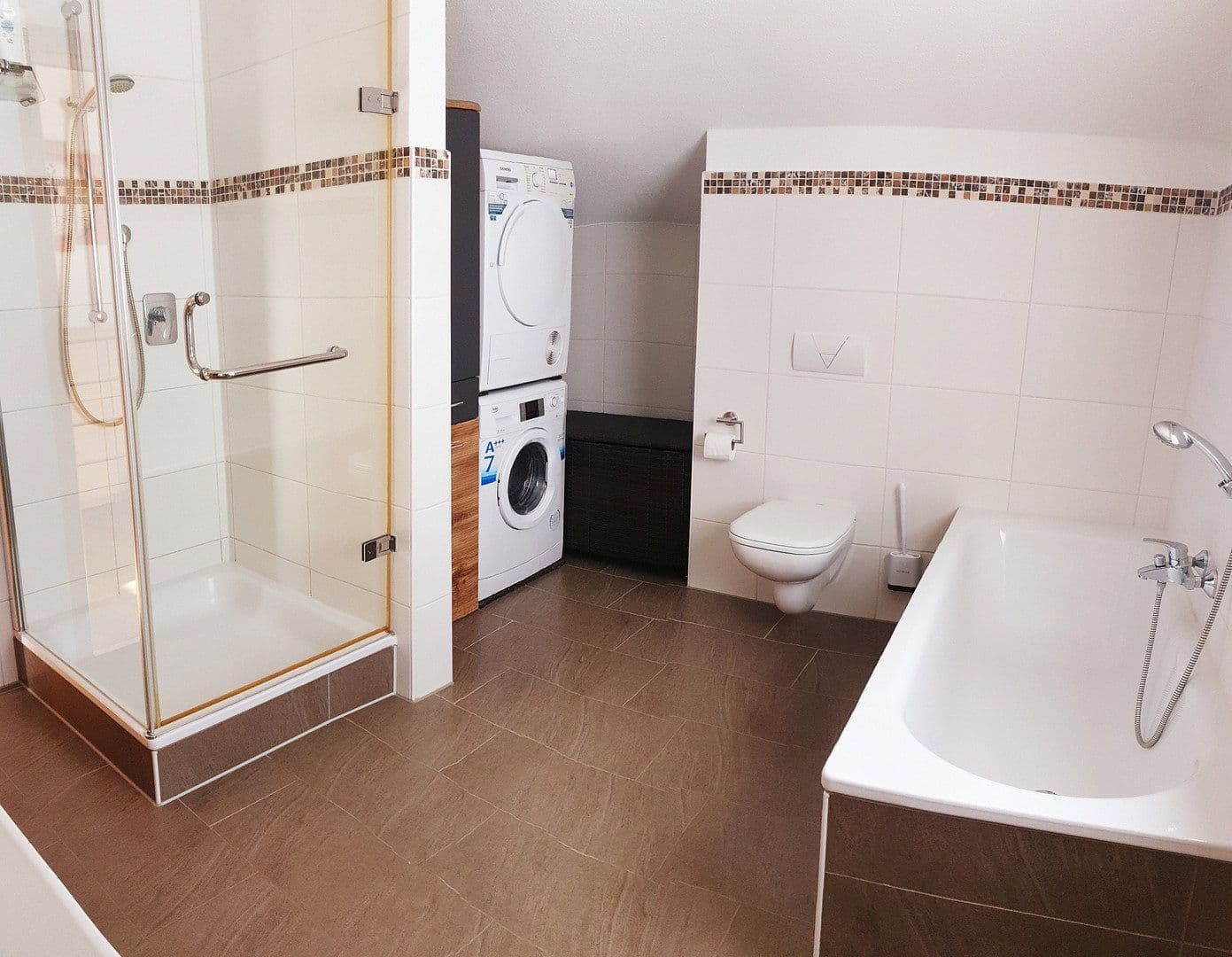 Predaj domu 148 m², pozemek 500 m², Wilhermsdorf, Bavorsko Predaj domu 148 m², pozemek 500 m², Wilhermsdorf, Bavorsko