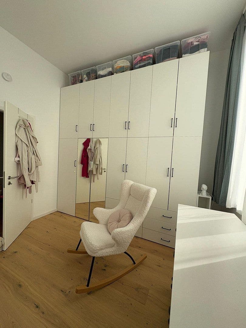 Prenájom bytu 4-izbový 110 m², Backnang, Bádensko-Wurttembersko Prenájom bytu 4-izbový 110 m², Backnang, Bádensko-Wurttembersko