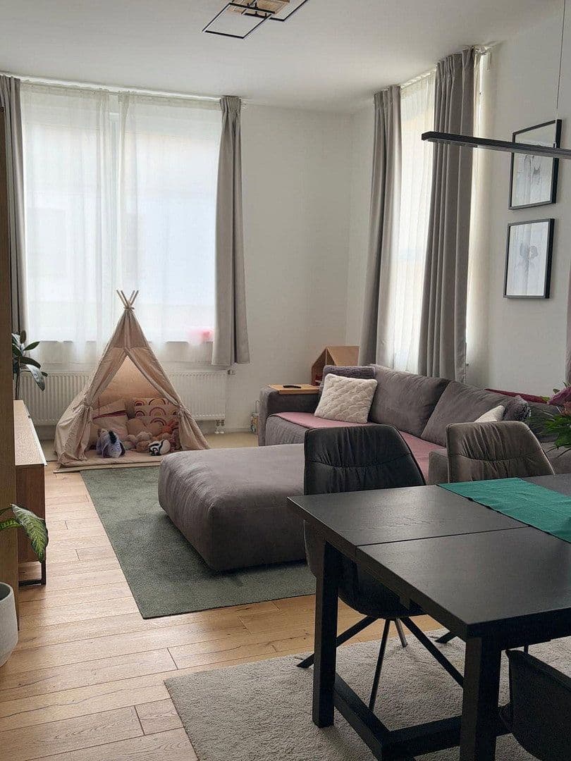 Prenájom bytu 4-izbový 110 m², Backnang, Bádensko-Wurttembersko Prenájom bytu 4-izbový 110 m², Backnang, Bádensko-Wurttembersko