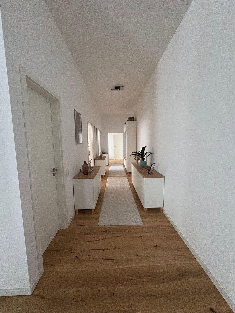 Prenájom bytu 4-izbový 110 m², Backnang, Bádensko-Wurttembersko Prenájom bytu 4-izbový 110 m², Backnang, Bádensko-Wurttembersko