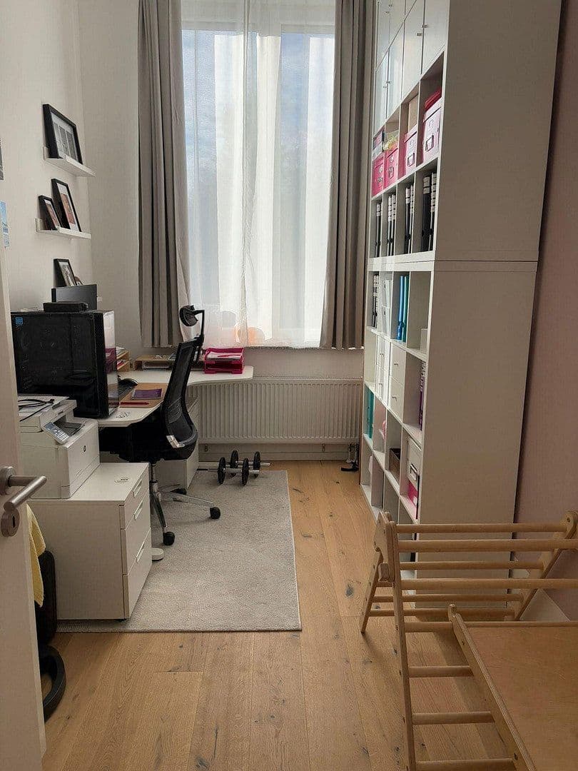 Prenájom bytu 4-izbový 110 m², Backnang, Bádensko-Wurttembersko Prenájom bytu 4-izbový 110 m², Backnang, Bádensko-Wurttembersko