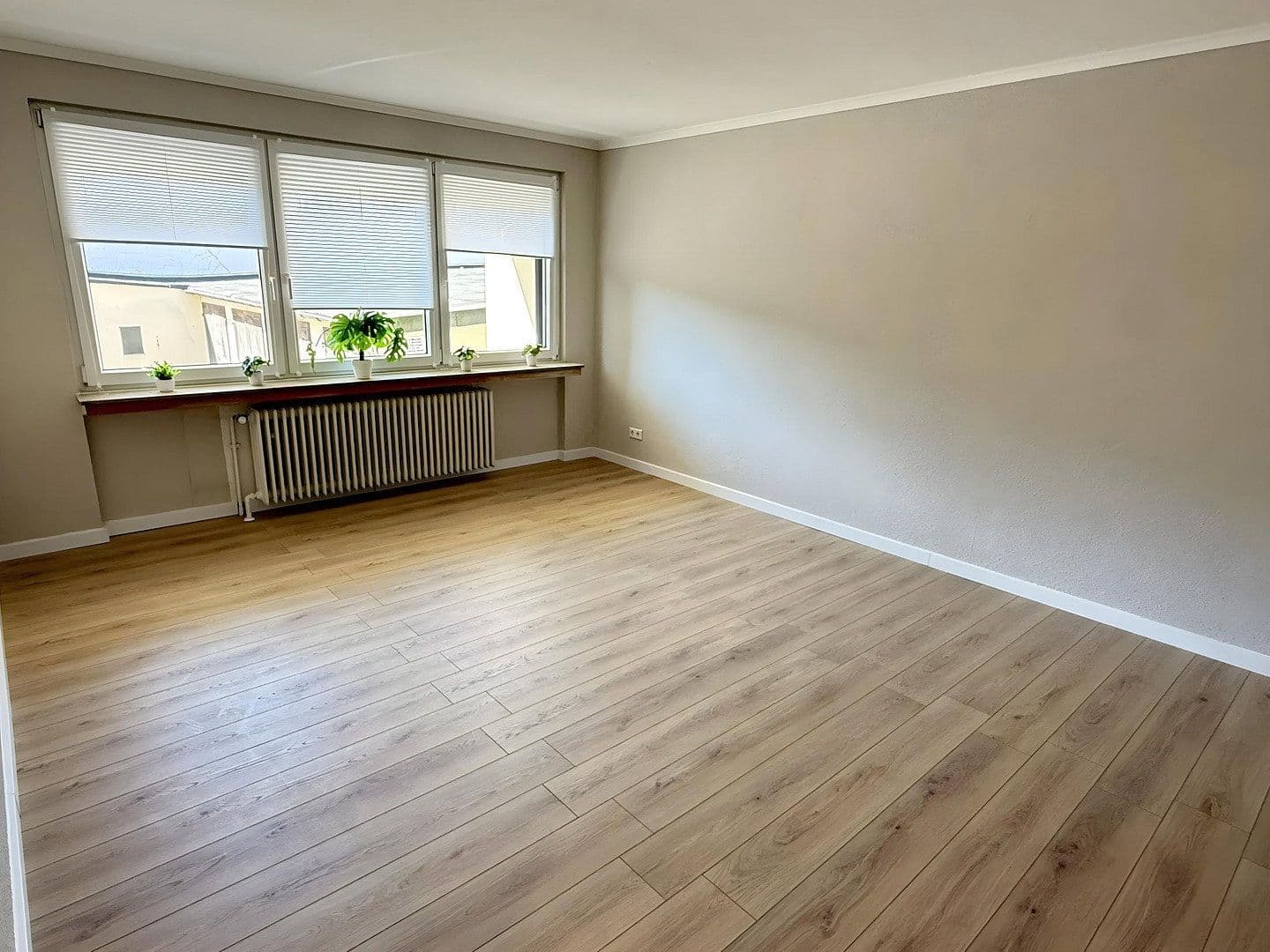Prenájom bytu 3-izbový 77 m², Steinenfeld 39, Wuppertal, Severné Porýnie - Westfálsko Prenájom bytu 3-izbový 77 m², Steinenfeld 39, Wuppertal, Severné Porýnie - Westfálsko