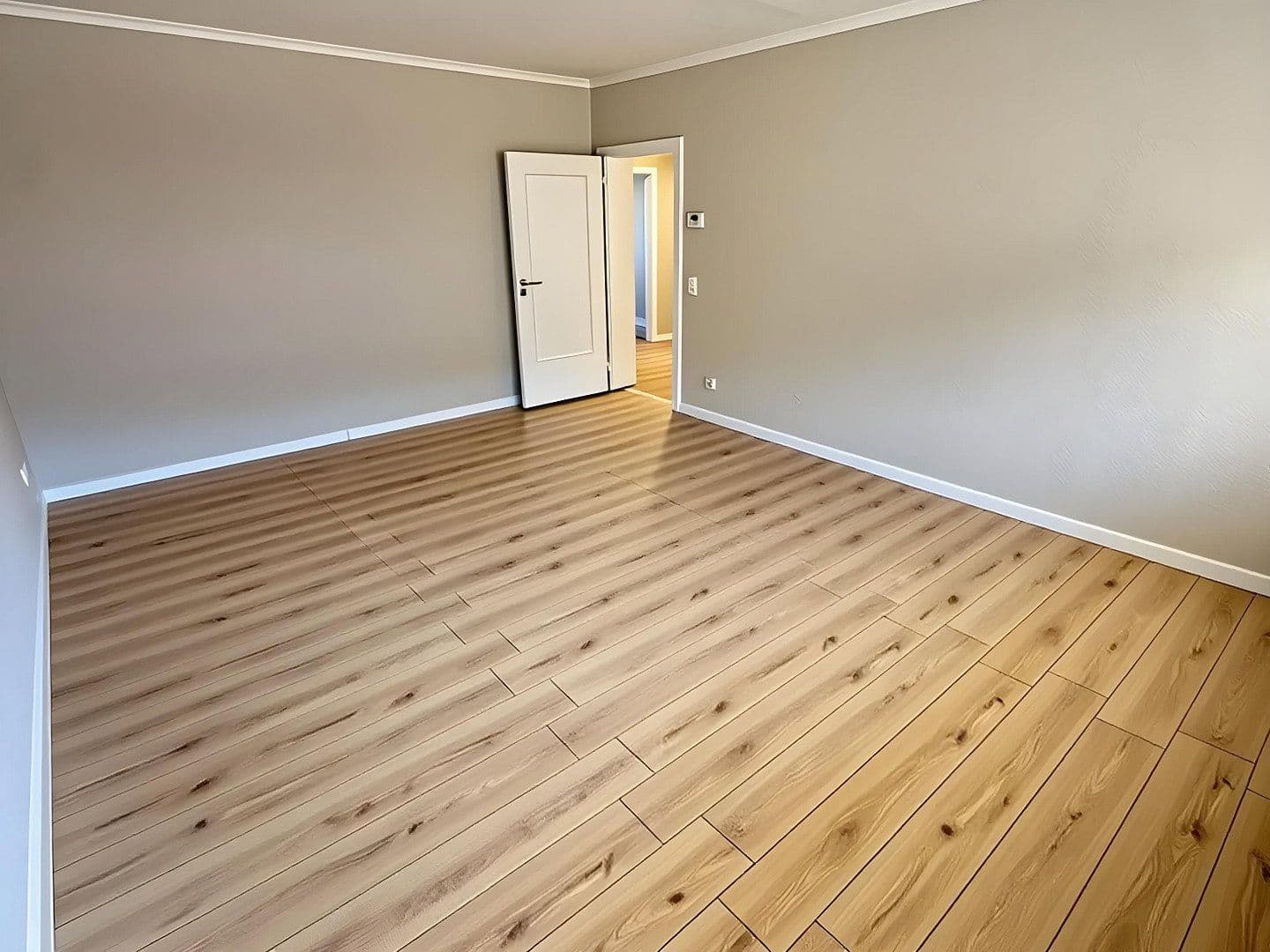 Prenájom bytu 3-izbový 77 m², Steinenfeld 39, Wuppertal, Severné Porýnie - Westfálsko Prenájom bytu 3-izbový 77 m², Steinenfeld 39, Wuppertal, Severné Porýnie - Westfálsko