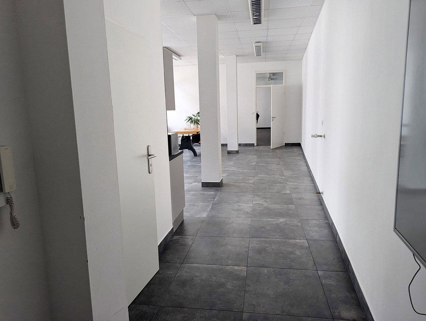 Prenájom kancelárie 148 m², Schwarzwaldstr. 7a, Pforzheim, Bádensko-Wurttembersko Prenájom kancelárie 148 m², Schwarzwaldstr. 7a, Pforzheim, Bádensko-Wurttembersko