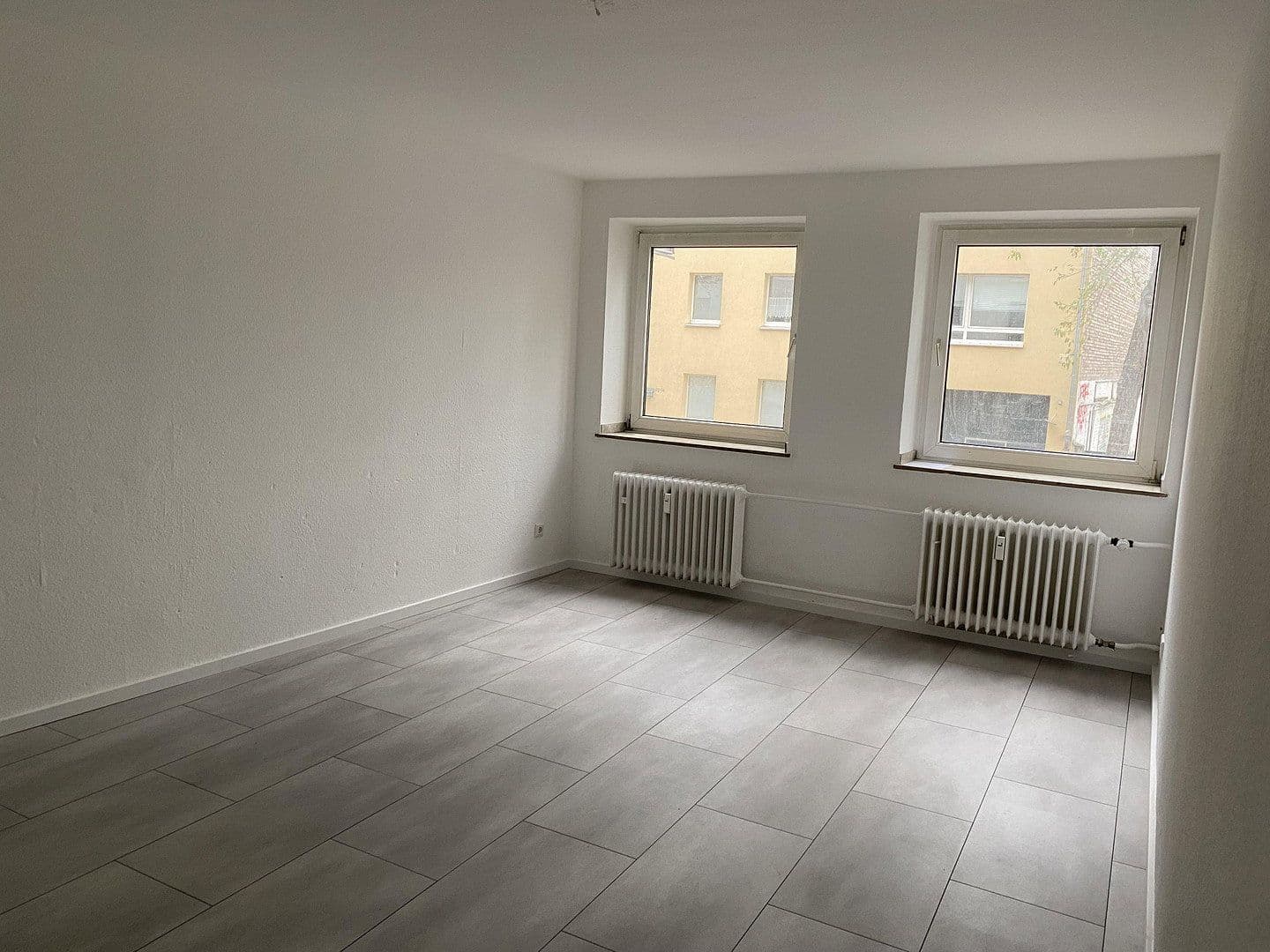 Prenájom bytu 2-izbový 52 m², Albertstr. 109, Düsseldorf, Severné Porýnie - Westfálsko Prenájom bytu 2-izbový 52 m², Albertstr. 109, Düsseldorf, Severné Porýnie - Westfálsko