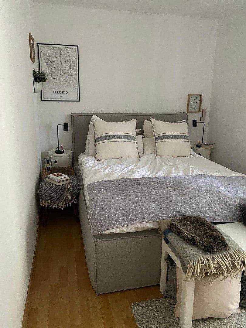 Prenájom bytu 3-izbový 70 m², Traubenstr. 30, Stuttgart, Bádensko-Wurttembersko Prenájom bytu 3-izbový 70 m², Traubenstr. 30, Stuttgart, Bádensko-Wurttembersko