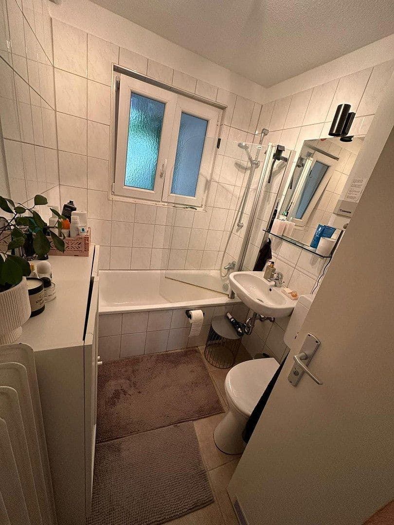 Prenájom bytu 3-izbový 70 m², Traubenstr. 30, Stuttgart, Bádensko-Wurttembersko Prenájom bytu 3-izbový 70 m², Traubenstr. 30, Stuttgart, Bádensko-Wurttembersko