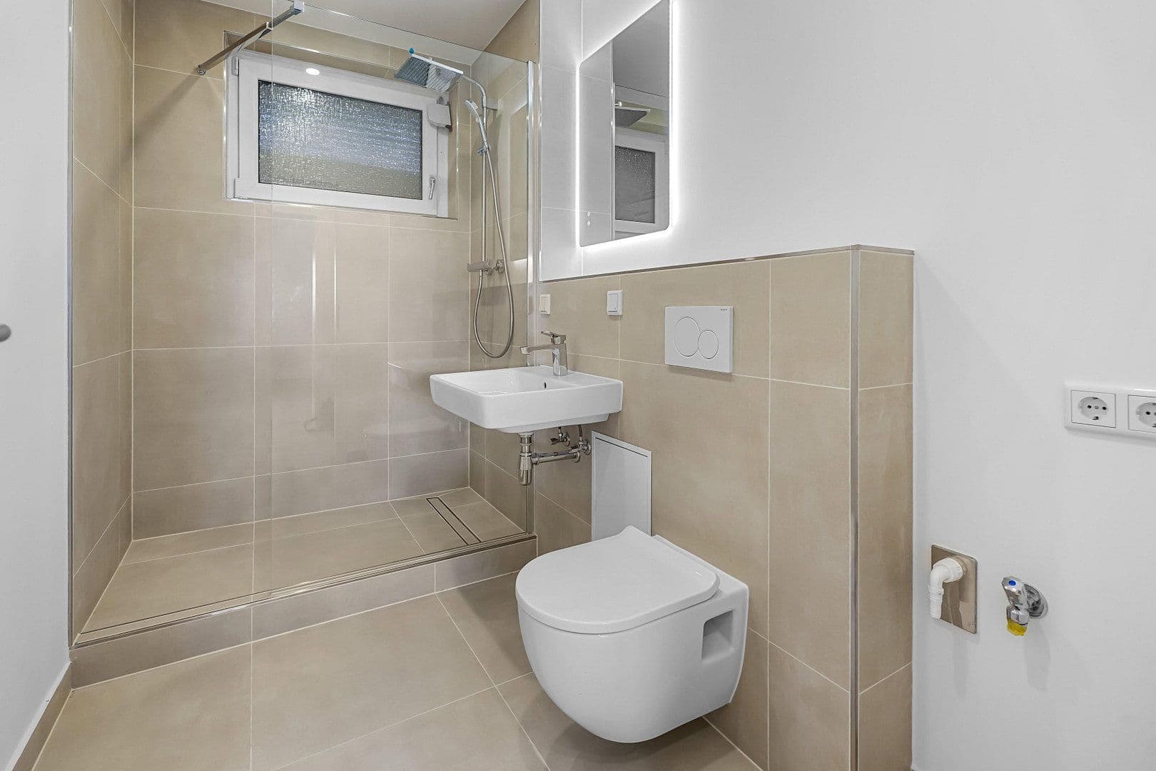 Prenájom bytu 2-izbový 62 m², Bremen, Brémy Prenájom bytu 2-izbový 62 m², Bremen, Brémy