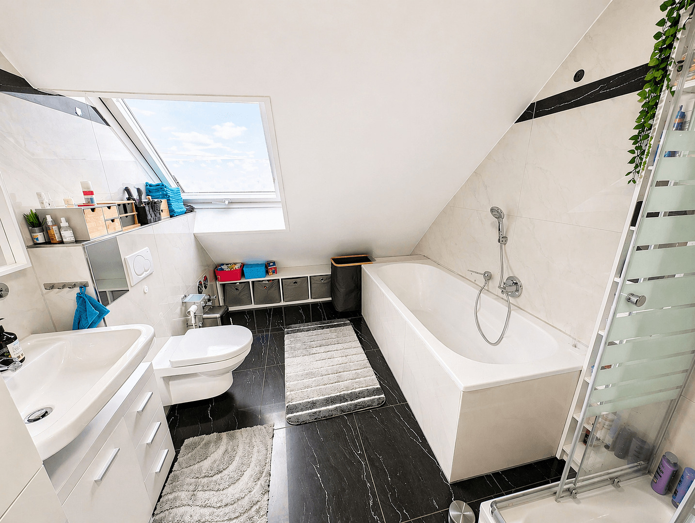 Prenájom bytu 2-izbový 67 m², Boseweg 24, Frankfurt am Main, Hesensko Prenájom bytu 2-izbový 67 m², Boseweg 24, Frankfurt am Main, Hesensko