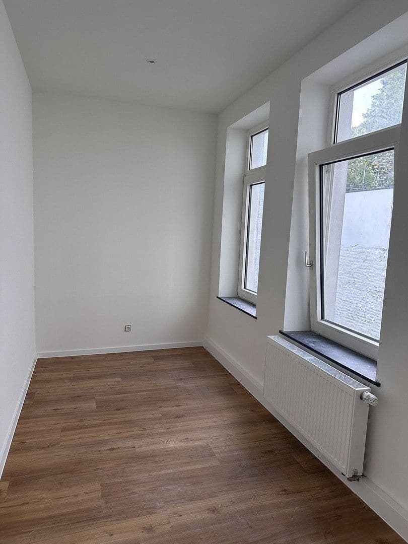 Prenájom bytu 3-izbový 75 m², Adalbertsteinweg 230, Aachen, Severné Porýnie - Westfálsko Prenájom bytu 3-izbový 75 m², Adalbertsteinweg 230, Aachen, Severné Porýnie - Westfálsko