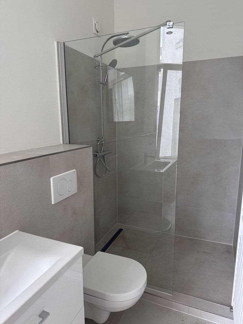 Prenájom bytu 3-izbový 75 m², Adalbertsteinweg 230, Aachen, Severné Porýnie - Westfálsko Prenájom bytu 3-izbový 75 m², Adalbertsteinweg 230, Aachen, Severné Porýnie - Westfálsko