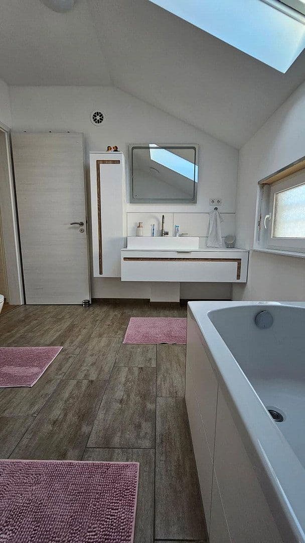 Predaj domu 127 m², pozemek 337 m², Denkendorf, Bavorsko Predaj domu 127 m², pozemek 337 m², Denkendorf, Bavorsko