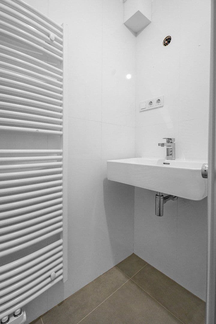 Prenájom bytu 2-izbový 37 m², An der Christuskirche 19, Hannover, Dolné Sasko Prenájom bytu 2-izbový 37 m², An der Christuskirche 19, Hannover, Dolné Sasko