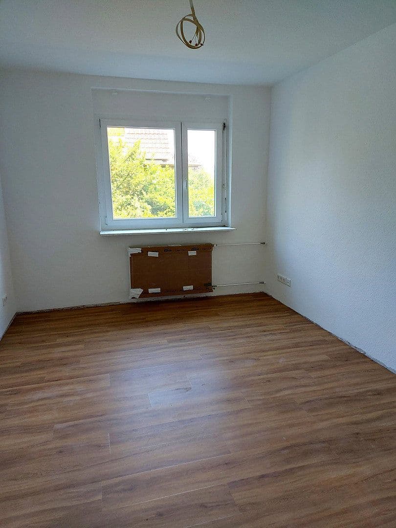 Prenájom bytu 4-izbový 119 m², Lorsch, Hesensko Prenájom bytu 4-izbový 119 m², Lorsch, Hesensko
