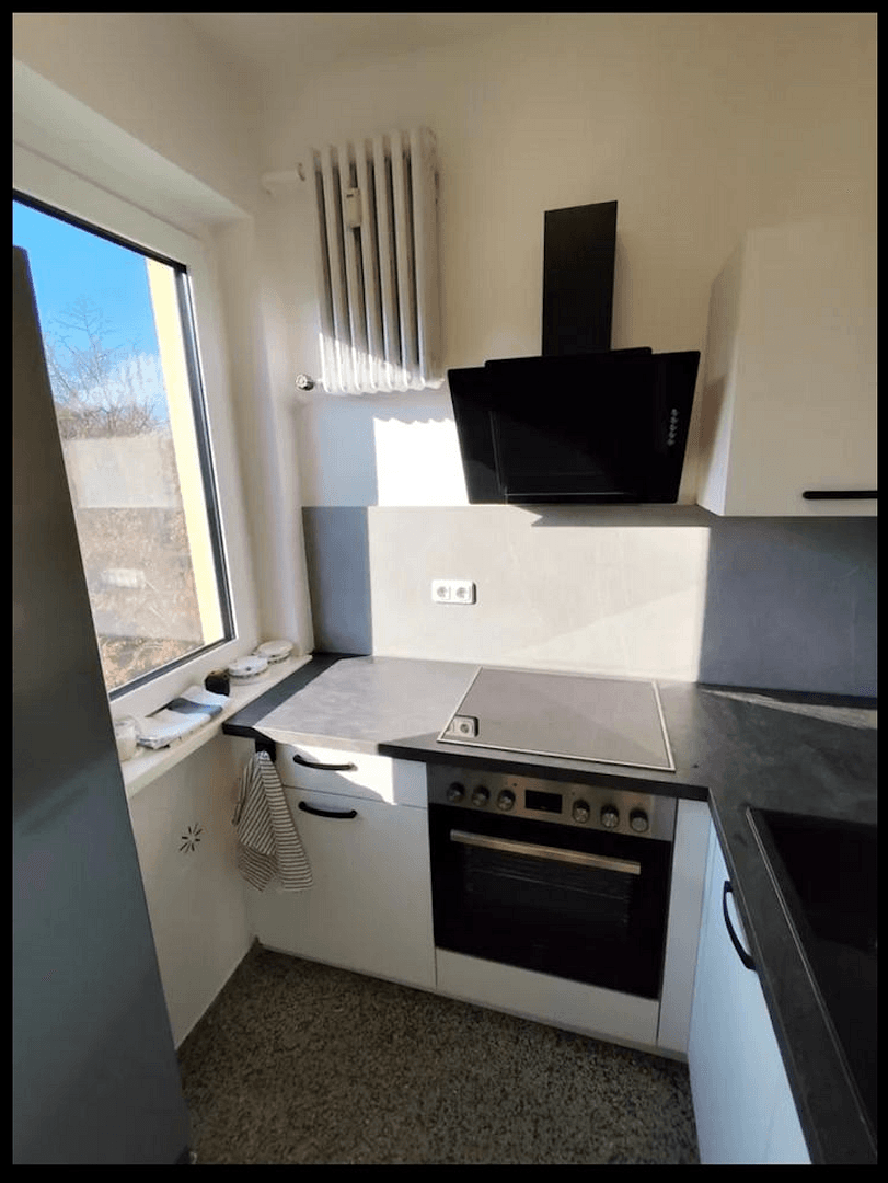 Prenájom bytu 1-izbový 30 m², Reichsstraße 46, Berlin, Berlín Prenájom bytu 1-izbový 30 m², Reichsstraße 46, Berlin, Berlín