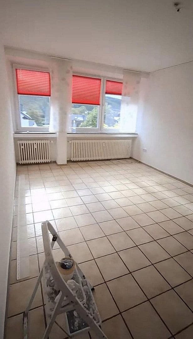 Prenájom bytu 4-izbový 107 m², Olper Straße 29, Eslohe, Severné Porýnie - Westfálsko Prenájom bytu 4-izbový 107 m², Olper Straße 29, Eslohe, Severné Porýnie - Westfálsko
