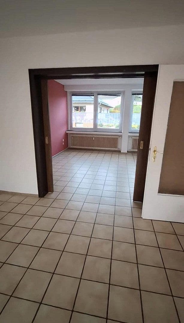 Prenájom bytu 4-izbový 107 m², Olper Straße 29, Eslohe, Severné Porýnie - Westfálsko Prenájom bytu 4-izbový 107 m², Olper Straße 29, Eslohe, Severné Porýnie - Westfálsko
