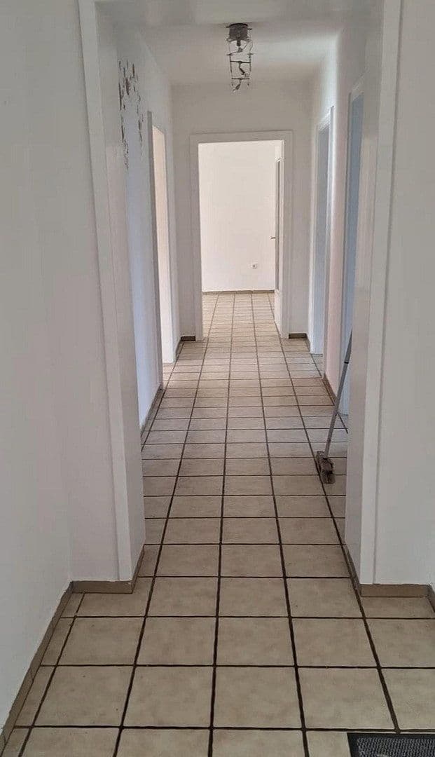 Prenájom bytu 4-izbový 107 m², Olper Straße 29, Eslohe, Severné Porýnie - Westfálsko Prenájom bytu 4-izbový 107 m², Olper Straße 29, Eslohe, Severné Porýnie - Westfálsko