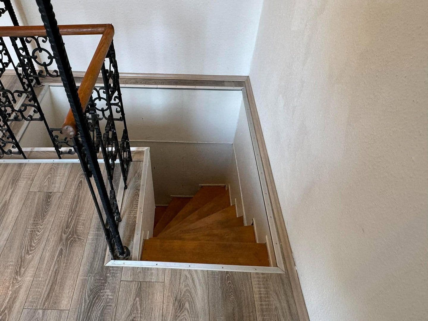 Prenájom bytu 3-izbový 95 m², Bochum, Severné Porýnie - Westfálsko Prenájom bytu 3-izbový 95 m², Bochum, Severné Porýnie - Westfálsko