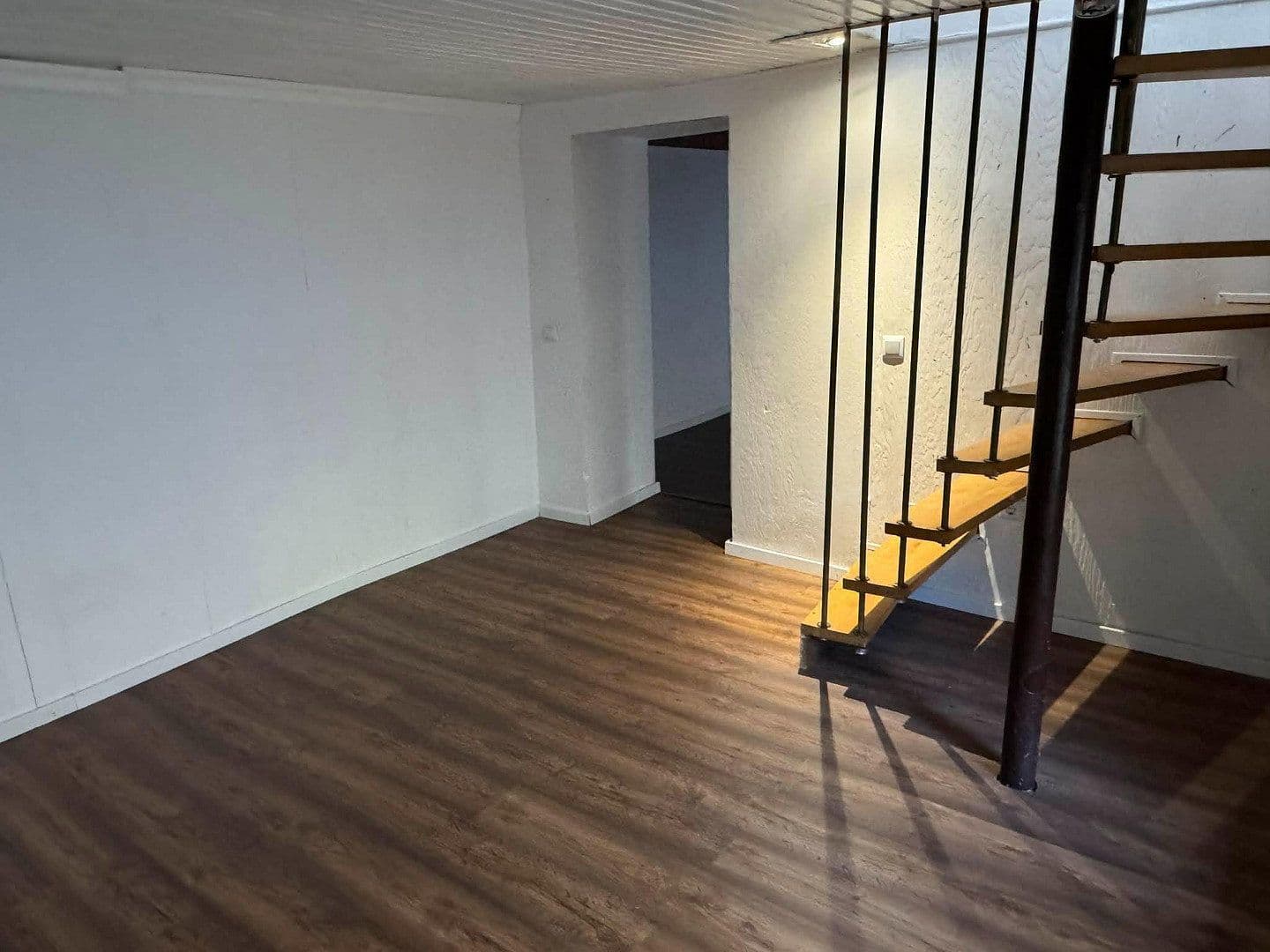 Prenájom bytu 3-izbový 95 m², Bochum, Severné Porýnie - Westfálsko Prenájom bytu 3-izbový 95 m², Bochum, Severné Porýnie - Westfálsko