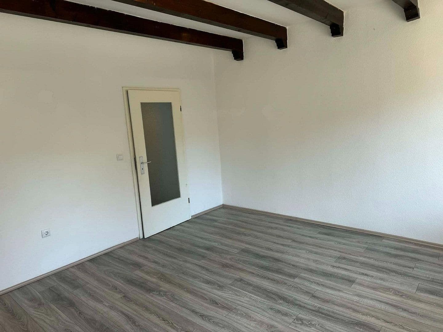 Prenájom bytu 3-izbový 95 m², Bochum, Severné Porýnie - Westfálsko Prenájom bytu 3-izbový 95 m², Bochum, Severné Porýnie - Westfálsko