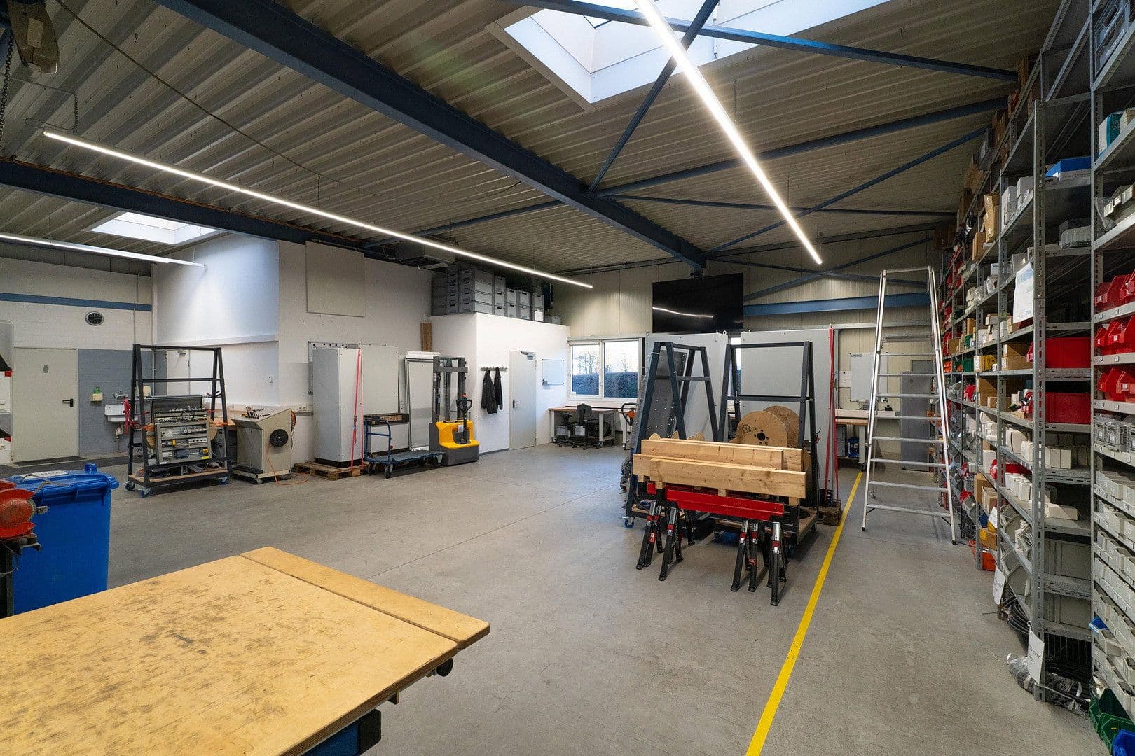 Prenájom nebytového priestoru 2.530 m², Rehwinkel 26, Porta Westfalica, Severné Porýnie - Westfálsko Prenájom nebytového priestoru 2.530 m², Rehwinkel 26, Porta Westfalica, Severné Porýnie - Westfálsko