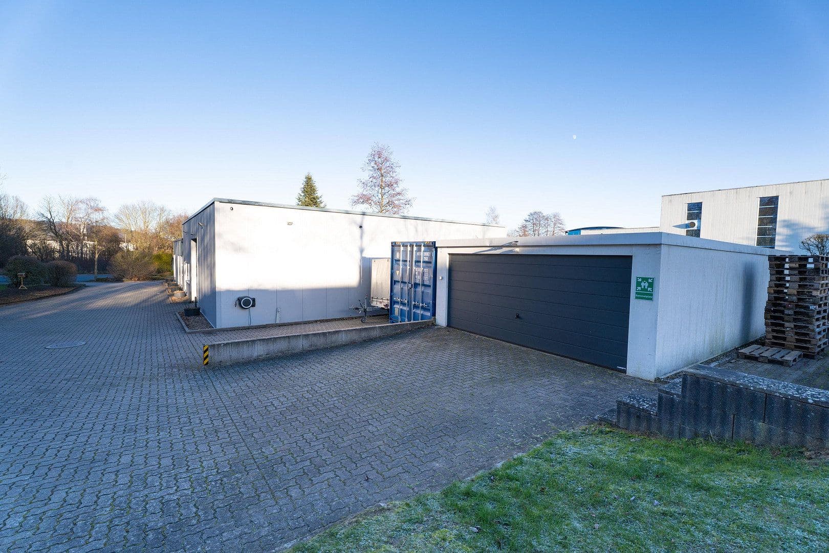 Prenájom nebytového priestoru 2.530 m², Rehwinkel 26, Porta Westfalica, Severné Porýnie - Westfálsko Prenájom nebytového priestoru 2.530 m², Rehwinkel 26, Porta Westfalica, Severné Porýnie - Westfálsko