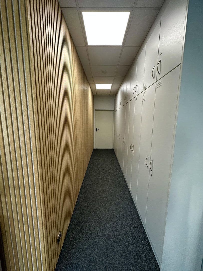 Prenájom nebytového priestoru 2.530 m², Rehwinkel 26, Porta Westfalica, Severné Porýnie - Westfálsko Prenájom nebytového priestoru 2.530 m², Rehwinkel 26, Porta Westfalica, Severné Porýnie - Westfálsko