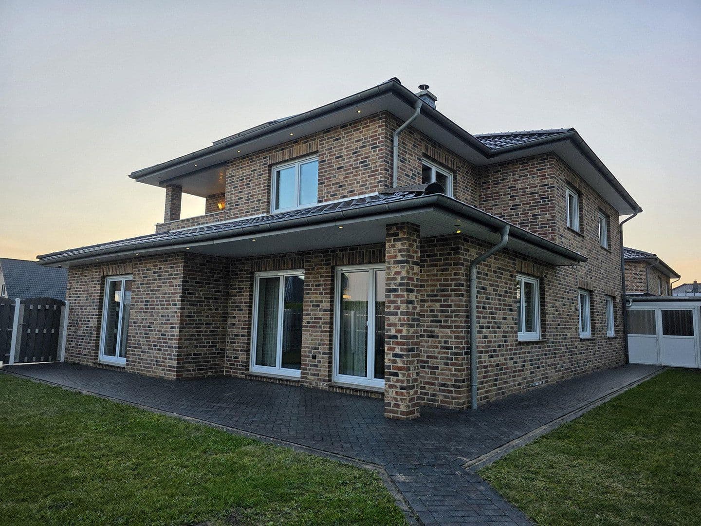 Predaj domu 216 m², pozemek 666 m², Georg-Hillmann-Ring 57, Geestland, Dolné Sasko Predaj domu 216 m², pozemek 666 m², Georg-Hillmann-Ring 57, Geestland, Dolné Sasko