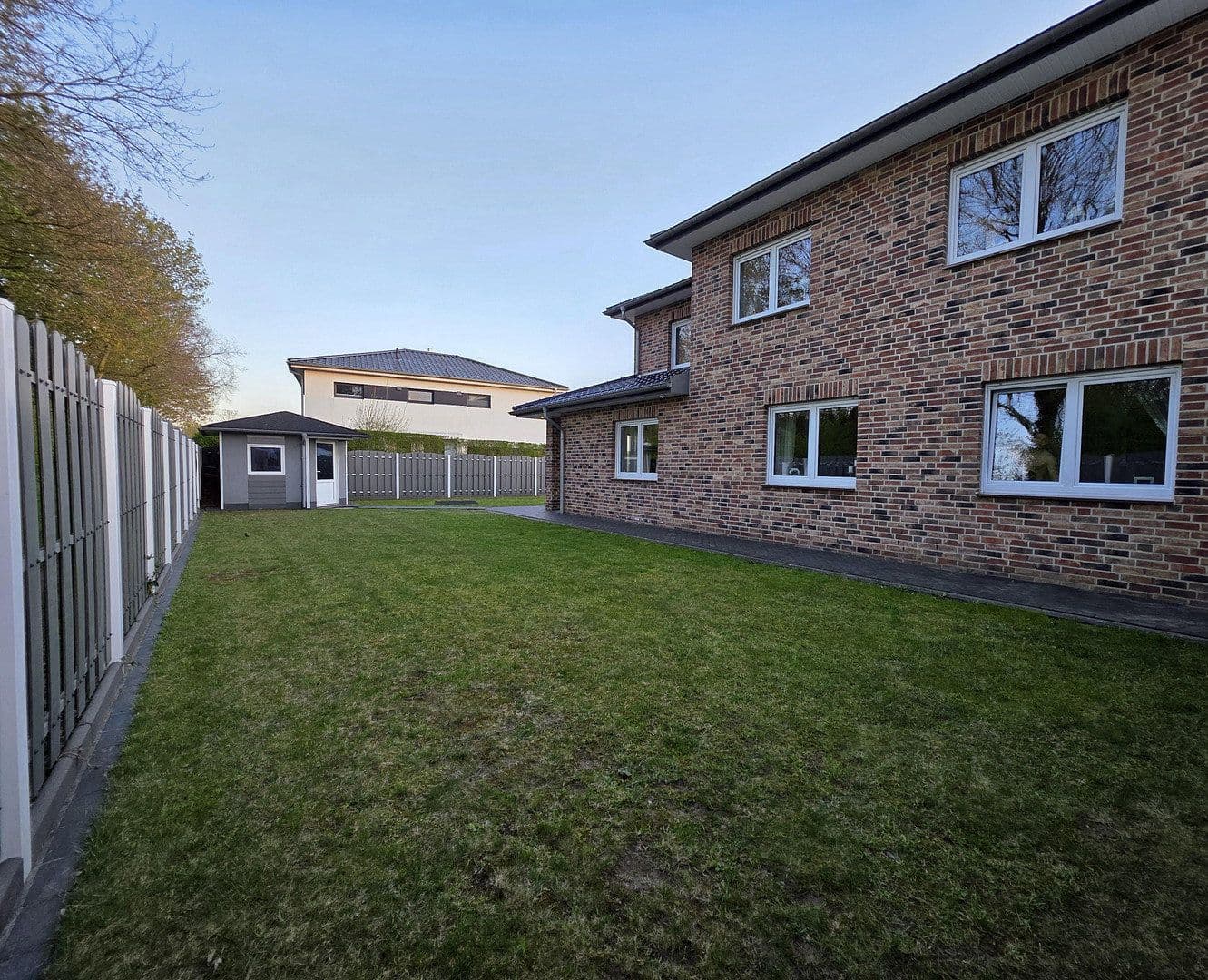 Predaj domu 216 m², pozemek 666 m², Georg-Hillmann-Ring 57, Geestland, Dolné Sasko Predaj domu 216 m², pozemek 666 m², Georg-Hillmann-Ring 57, Geestland, Dolné Sasko