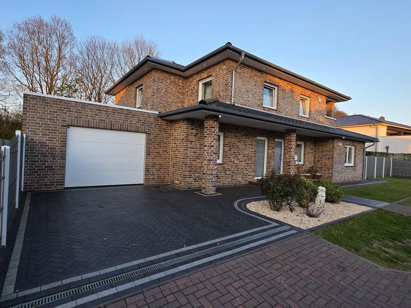 Predaj domu 216 m², pozemek 666 m², Georg-Hillmann-Ring 57, Geestland, Dolné Sasko Predaj domu 216 m², pozemek 666 m², Georg-Hillmann-Ring 57, Geestland, Dolné Sasko