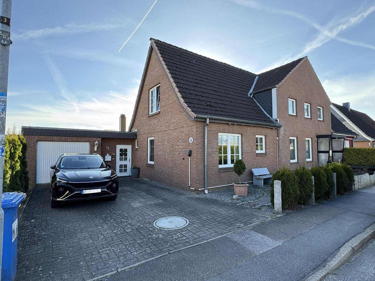 Predaj domu 124 m², pozemek 400 m², Dockstraße 25, Lübeck-Kücknitz, Šlezvicko-Holštajnsko Predaj domu 124 m², pozemek 400 m², Dockstraße 25, Lübeck-Kücknitz, Šlezvicko-Holštajnsko