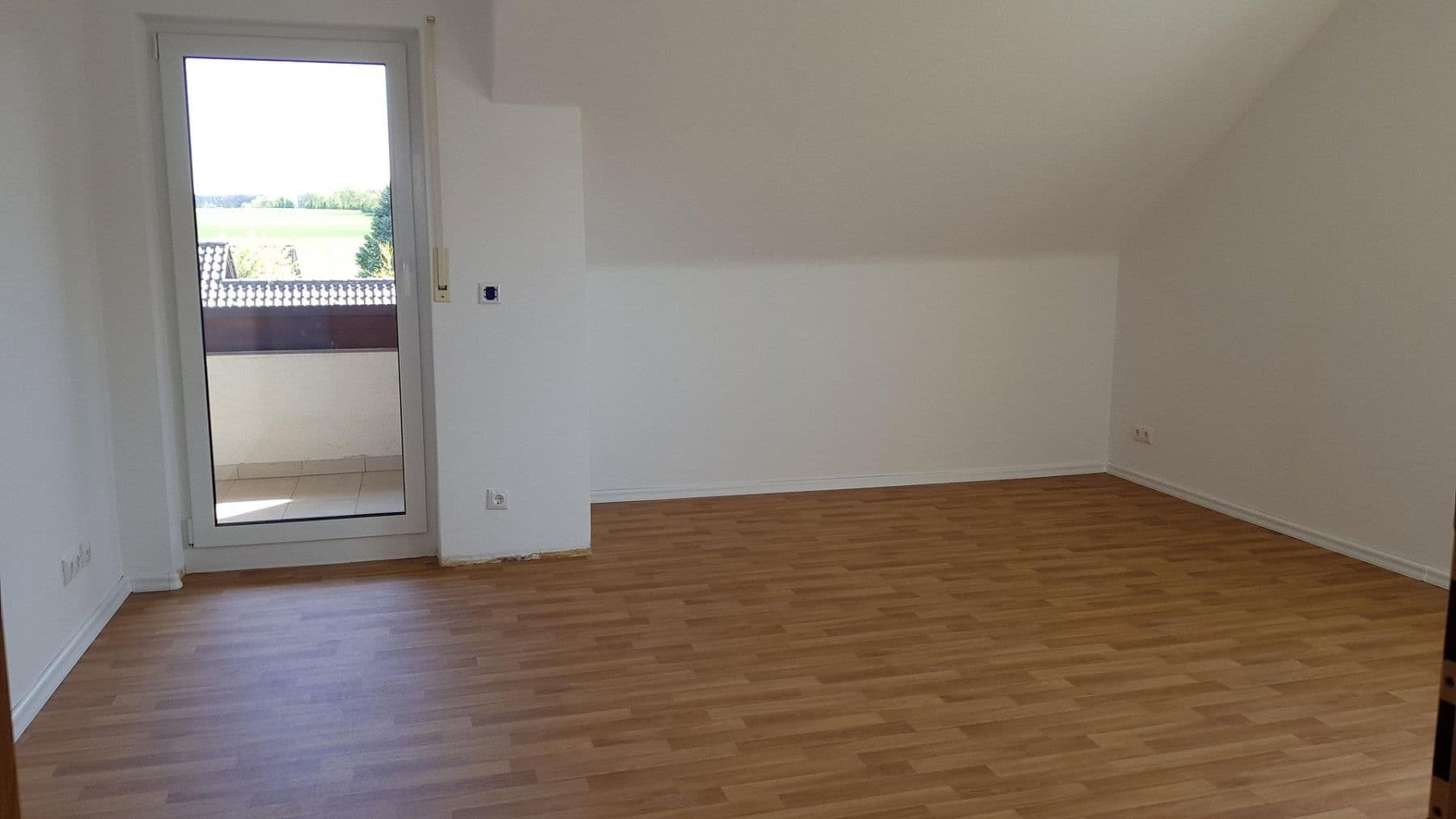 Prenájom bytu 4-izbový 98 m², Herzogenaurach, Bavorsko Prenájom bytu 4-izbový 98 m², Herzogenaurach, Bavorsko