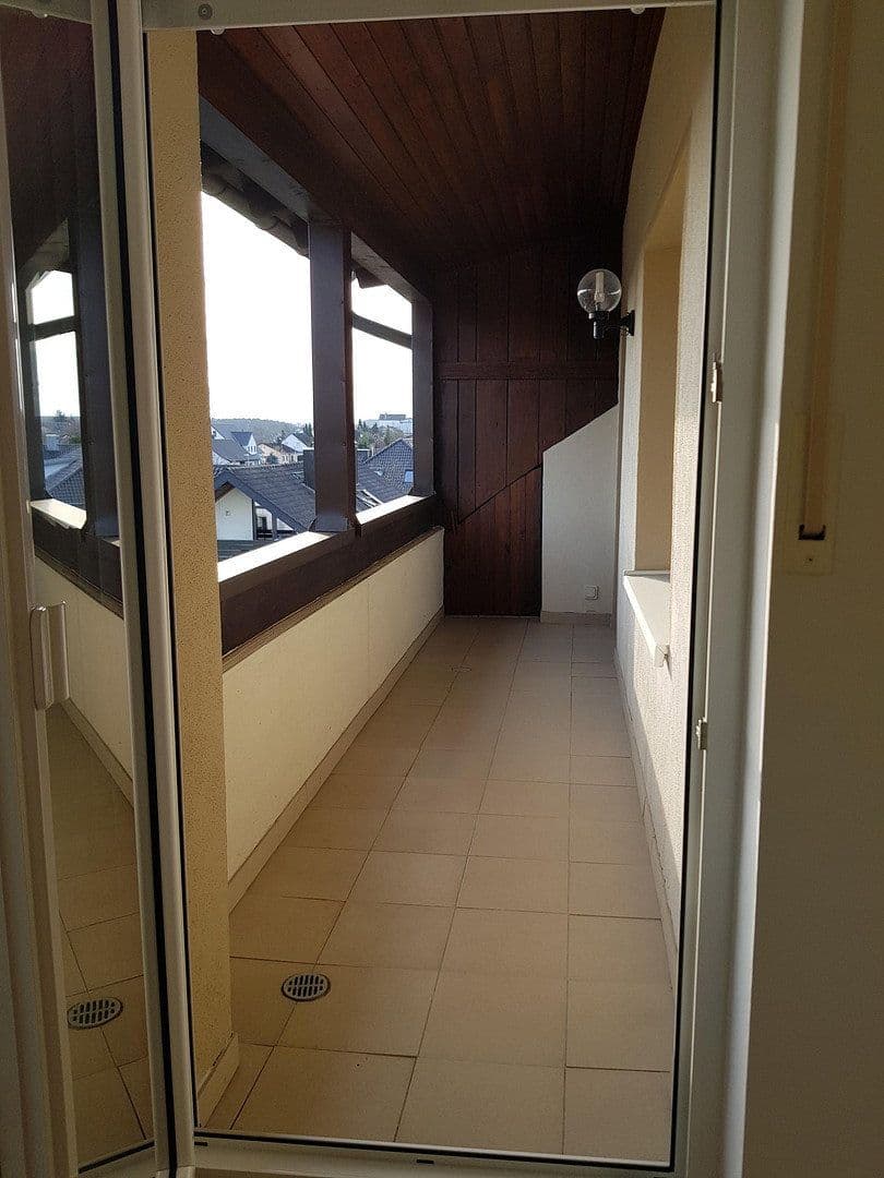 Prenájom bytu 4-izbový 98 m², Herzogenaurach, Bavorsko Prenájom bytu 4-izbový 98 m², Herzogenaurach, Bavorsko