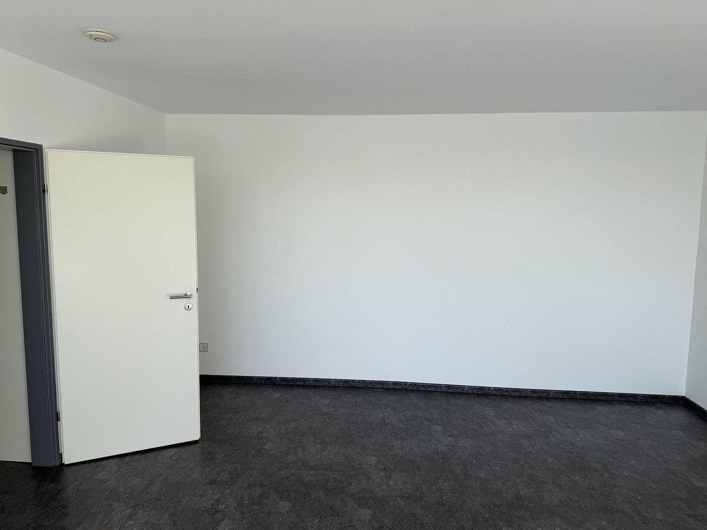 Prenájom bytu 1-izbový 50 m², Kronenstraße 19a, Krefeld, Severné Porýnie - Westfálsko Prenájom bytu 1-izbový 50 m², Kronenstraße 19a, Krefeld, Severné Porýnie - Westfálsko