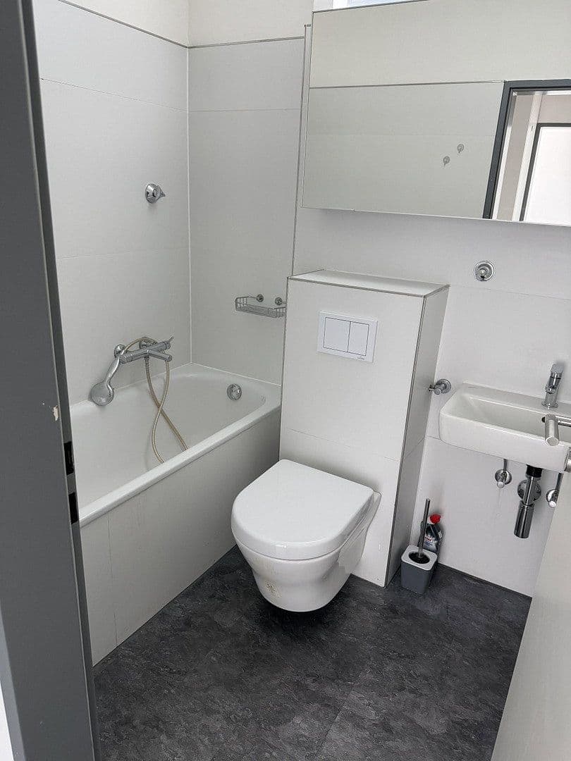 Prenájom bytu 1-izbový 50 m², Kronenstraße 19a, Krefeld, Severné Porýnie - Westfálsko Prenájom bytu 1-izbový 50 m², Kronenstraße 19a, Krefeld, Severné Porýnie - Westfálsko