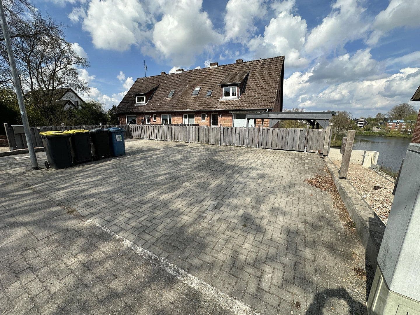 Predaj domu 208 m², pozemek 655 m², Bad Oldesloe, Šlezvicko-Holštajnsko Predaj domu 208 m², pozemek 655 m², Bad Oldesloe, Šlezvicko-Holštajnsko