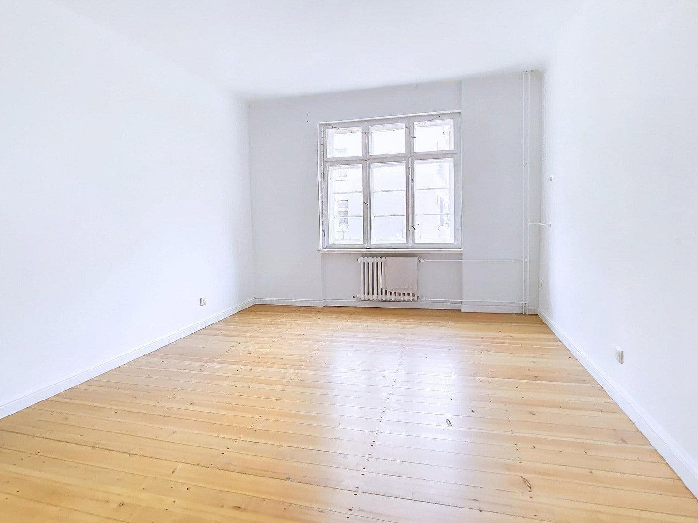 Predaj bytu 3-izbový 62 m², Berlin, Berlín Predaj bytu 3-izbový 62 m², Berlin, Berlín