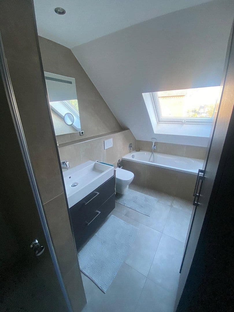 Predaj domu 120 m², pozemek 323 m², Wesel, Severné Porýnie - Westfálsko Predaj domu 120 m², pozemek 323 m², Wesel, Severné Porýnie - Westfálsko