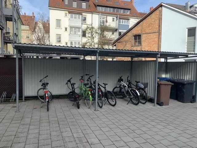 Prenájom bytu 3-izbový 130 m², Tägermoosstr. 16, Konstanz, Bádensko-Wurttembersko Prenájom bytu 3-izbový 130 m², Tägermoosstr. 16, Konstanz, Bádensko-Wurttembersko