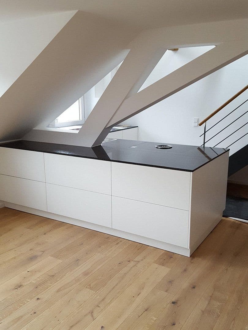 Prenájom bytu 3-izbový 130 m², Tägermoosstr. 16, Konstanz, Bádensko-Wurttembersko Prenájom bytu 3-izbový 130 m², Tägermoosstr. 16, Konstanz, Bádensko-Wurttembersko