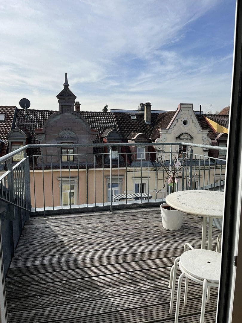 Prenájom bytu 3-izbový 130 m², Tägermoosstr. 16, Konstanz, Bádensko-Wurttembersko Prenájom bytu 3-izbový 130 m², Tägermoosstr. 16, Konstanz, Bádensko-Wurttembersko