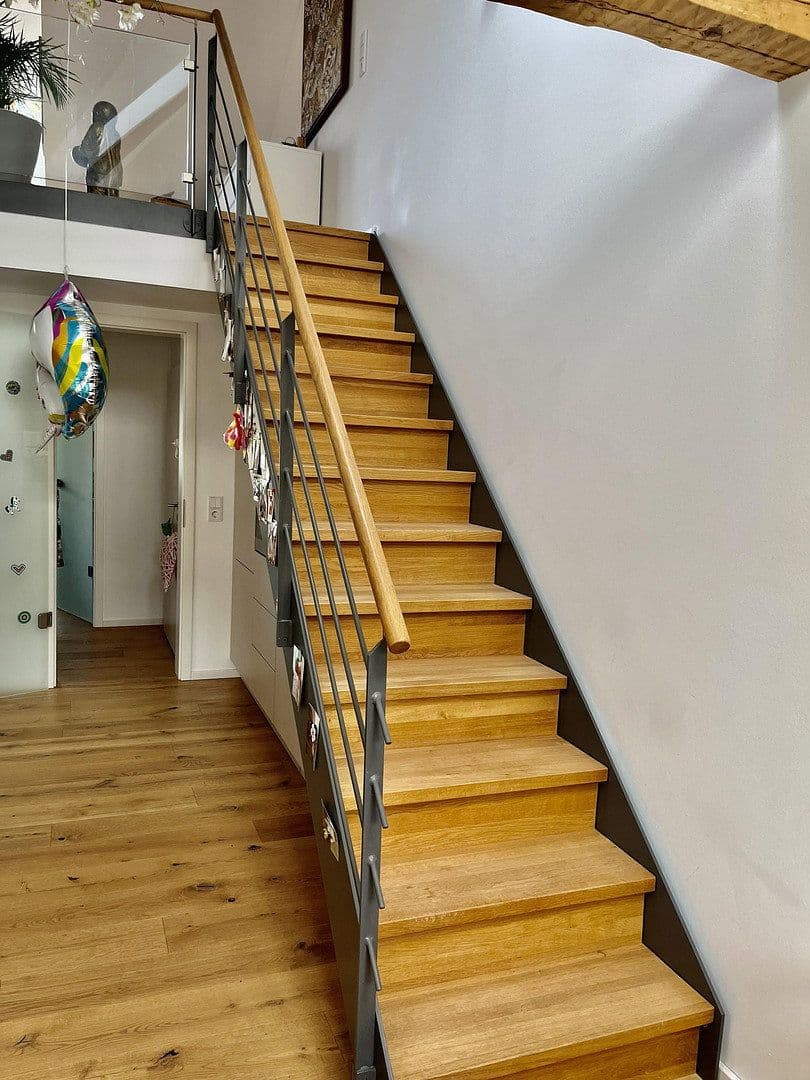 Prenájom bytu 3-izbový 130 m², Tägermoosstr. 16, Konstanz, Bádensko-Wurttembersko Prenájom bytu 3-izbový 130 m², Tägermoosstr. 16, Konstanz, Bádensko-Wurttembersko