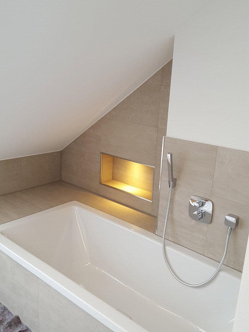 Prenájom bytu 3-izbový 130 m², Tägermoosstr. 16, Konstanz, Bádensko-Wurttembersko Prenájom bytu 3-izbový 130 m², Tägermoosstr. 16, Konstanz, Bádensko-Wurttembersko